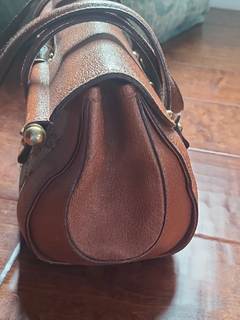Gucci Bamboo Bullet Bag Brown/Tan GG Monogram Shoulder Bag with Gold Hardware - Picture 3 of 8